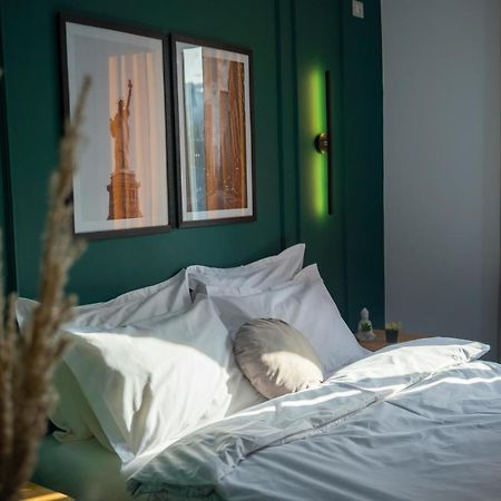 Blloku Area Modern App - The Nest Apartment Tirana Exterior foto